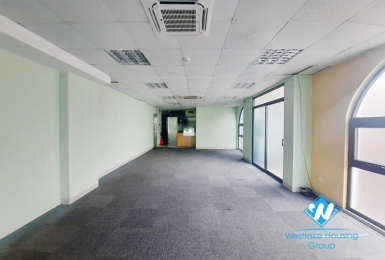 Fourth floor office for rent at Tran Quang Dieu, Dong Da district.